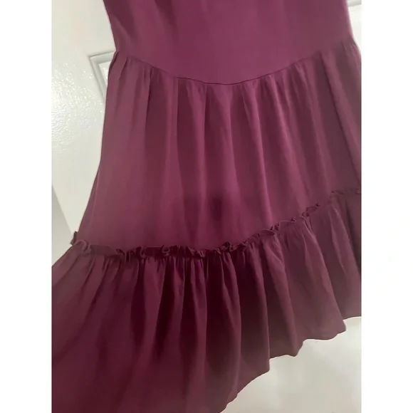 NWT Le Lis Burgundy Tiered Lined Ruffle Side Zip Back Button Easy to Wear Dress - Picture 4 of 10